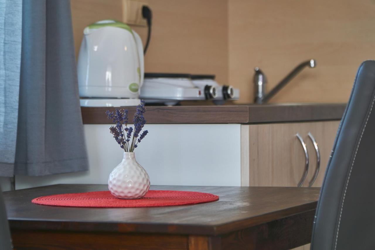Apartmany Marjanka Jenisovice  Экстерьер фото