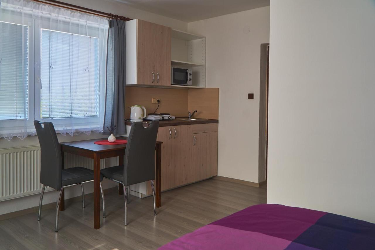 Apartmany Marjanka Jenisovice  Экстерьер фото