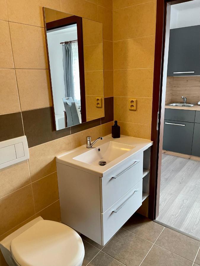 Apartmany Marjanka Jenisovice  Экстерьер фото
